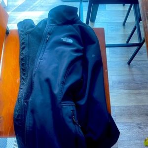 The north face women’s apex softshell jacket. XXL. Full zip. No hood.